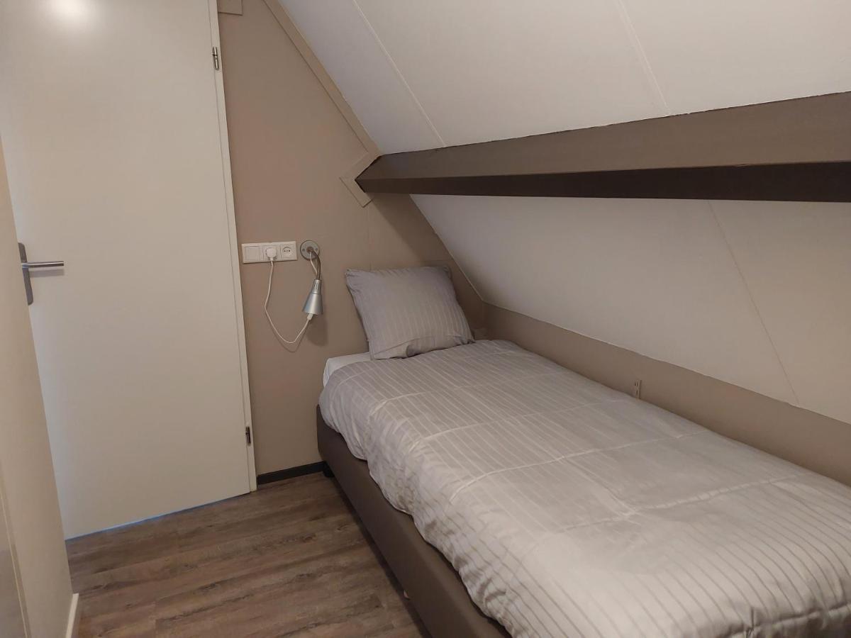 Boszicht 6 Halfvrijstaande Vakantiewoning In 东卡佩勒 外观 照片