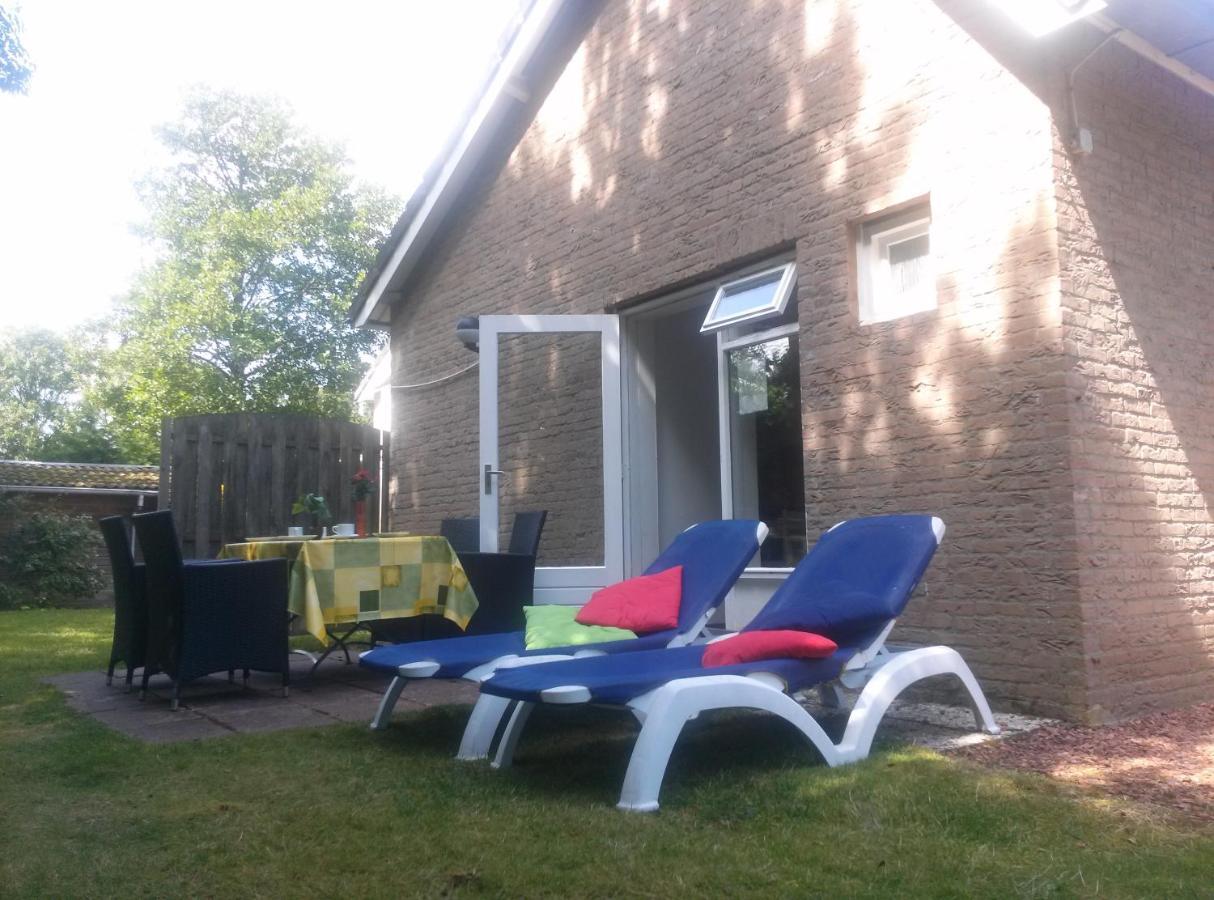 Boszicht 6 Halfvrijstaande Vakantiewoning In 东卡佩勒 外观 照片